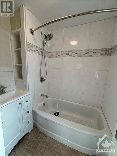 28 Aylmer Avenue Unit#3, Ottawa, ON - Indoor Photo Showing Bathroom