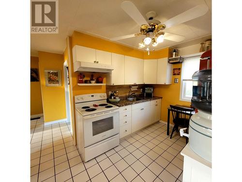 596 Pinchbeck Street, Williams Lake, BC - Indoor Photo Showing Kitchen