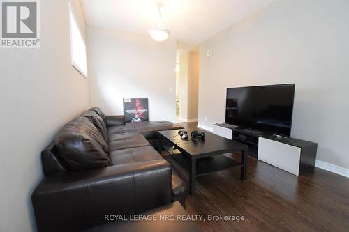 3 Cozocar Crescent, St. Catharines (462 - Rykert/Vansickle), ON - Indoor Photo Showing Living Room