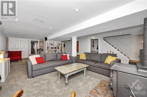 1245 Cheverton Avenue, Ottawa, ON - Indoor Photo Showing Living Room