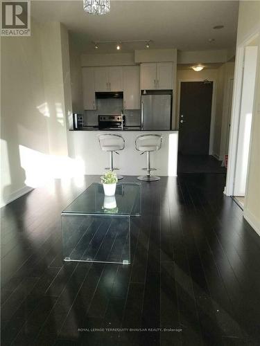 907 - 4065 Brickstone Mews, Mississauga, ON - Indoor Photo Showing Kitchen