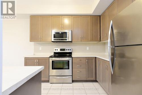 10 - 7 Lakelawn Road, Grimsby, ON - Indoor Photo Showing Kitchen