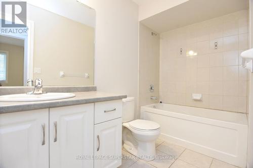 10 - 7 Lakelawn Road, Grimsby, ON - Indoor Photo Showing Bathroom