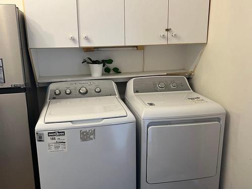 Salle de lavage - 124 Rue Mercier, Saint-Jean-Sur-Richelieu, QC - Indoor Photo Showing Laundry Room