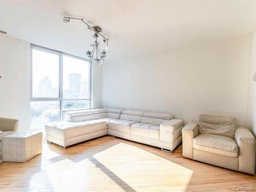 Salon - 603-88 Rue Charlotte, Montréal (Ville-Marie), QC - Indoor Photo Showing Living Room