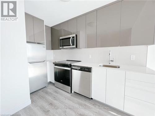 3612 - 60 Frederick Street, Kitchener, ON - Indoor Photo Showing Kitchen