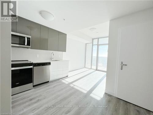 3612 - 60 Frederick Street, Kitchener, ON - Indoor Photo Showing Kitchen