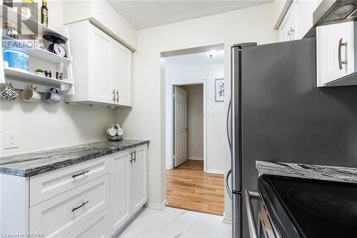 2004 Glenada Crescent Unit# 24, Oakville, ON - Indoor Photo Showing Kitchen