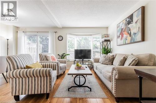 2004 Glenada Crescent Unit# 24, Oakville, ON - Indoor Photo Showing Living Room