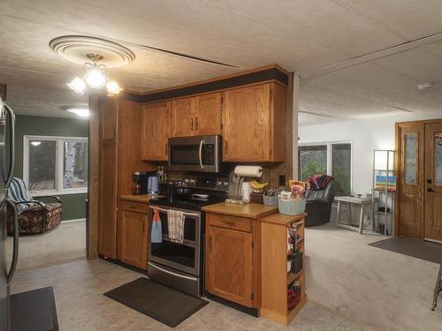 35 Wiljala Road, Conmee Township, ON - Indoor Photo Showing Kitchen