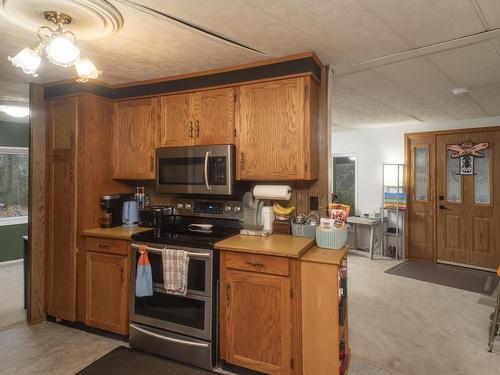 35 Wiljala Road, Conmee Township, ON - Indoor Photo Showing Kitchen