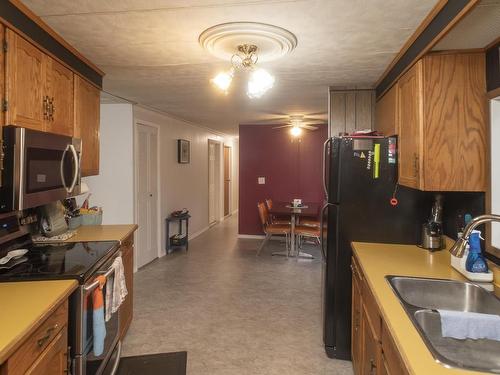 35 Wiljala Road, Conmee Township, ON - Indoor Photo Showing Kitchen With Double Sink