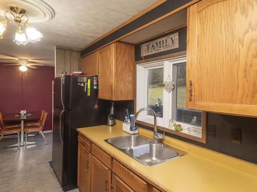 35 Wiljala Road, Conmee Township, ON - Indoor Photo Showing Kitchen With Double Sink