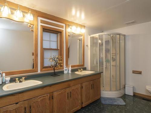 35 Wiljala Road, Conmee Township, ON - Indoor Photo Showing Bathroom