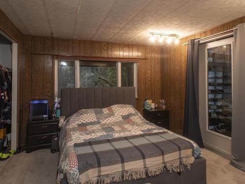 35 Wiljala Road, Conmee Township, ON - Indoor Photo Showing Bedroom