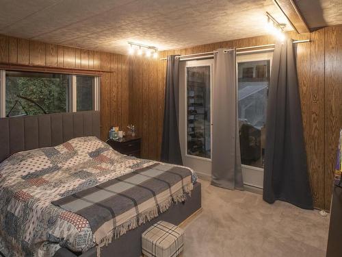 35 Wiljala Road, Conmee Township, ON - Indoor Photo Showing Bedroom