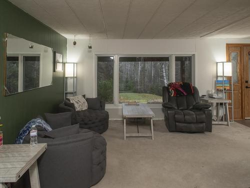 35 Wiljala Road, Conmee Township, ON - Indoor Photo Showing Living Room