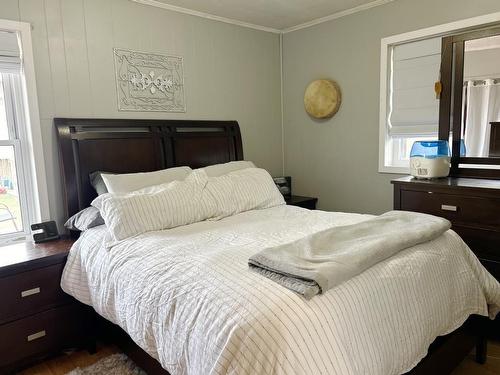 935 Armit Avenue North, Fort Frances, ON - Indoor Photo Showing Bedroom