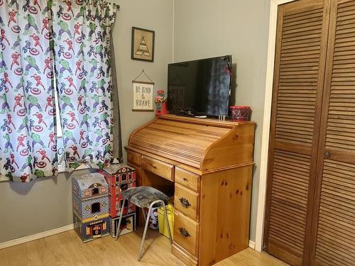 935 Armit Avenue North, Fort Frances, ON - Indoor Photo Showing Other Room