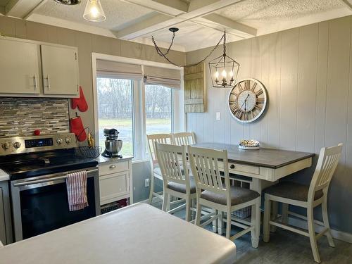 935 Armit Avenue North, Fort Frances, ON - Indoor Photo Showing Dining Room