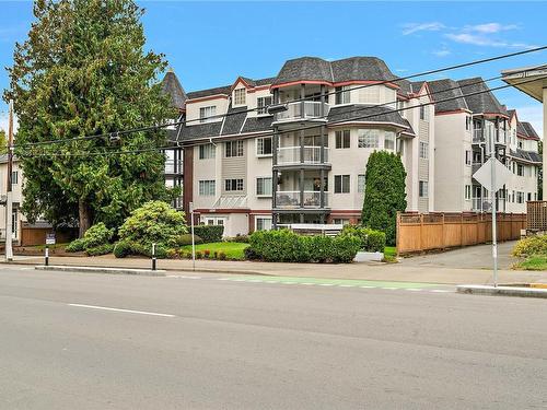 402-1220 Fort St, Victoria, BC - Outdoor With Facade