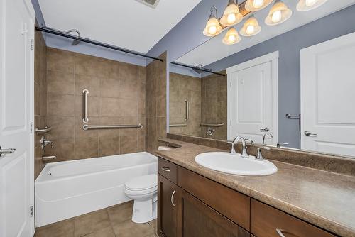 307-3533 Carrington Road, West Kelowna, BC - Indoor Photo Showing Bathroom