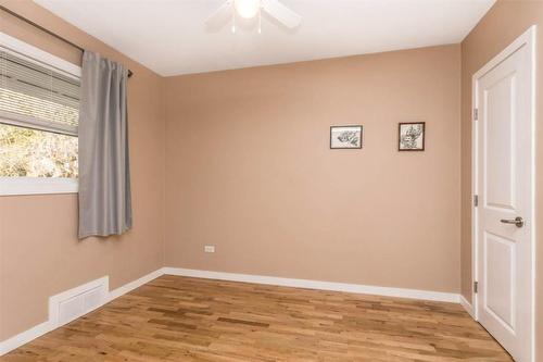 930-932 Lawson Avenue, Kelowna, BC - Indoor Photo Showing Other Room