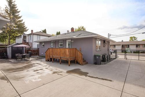 930-932 Lawson Avenue, Kelowna, BC - Outdoor