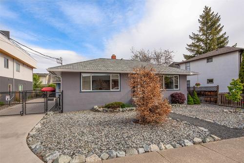 930-932 Lawson Avenue, Kelowna, BC - Outdoor