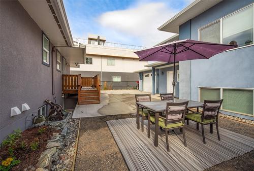 930-932 Lawson Avenue, Kelowna, BC - Outdoor With Deck Patio Veranda With Exterior