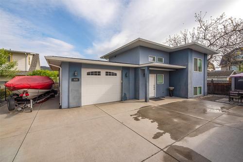 930-932 Lawson Avenue, Kelowna, BC - Outdoor