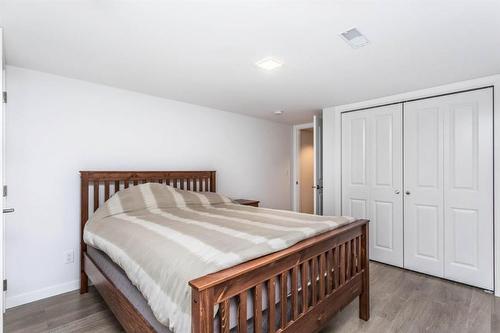 930-932 Lawson Avenue, Kelowna, BC - Indoor Photo Showing Bedroom