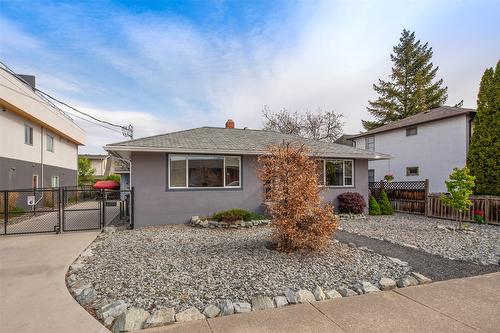 930-932 Lawson Avenue, Kelowna, BC - Outdoor