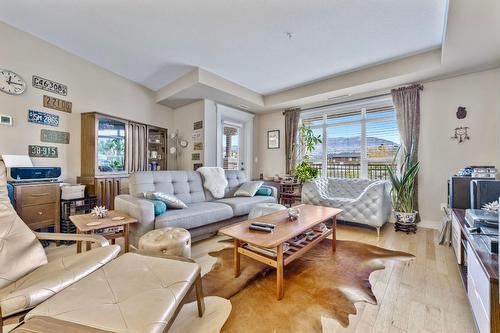 314-2070 Boucherie Road, West Kelowna, BC - Indoor Photo Showing Living Room