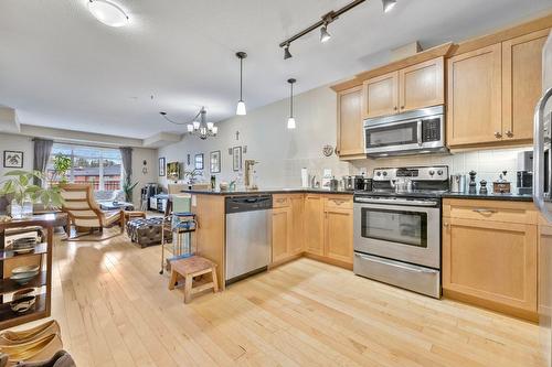 314-2070 Boucherie Road, West Kelowna, BC - Indoor Photo Showing Kitchen With Stainless Steel Kitchen