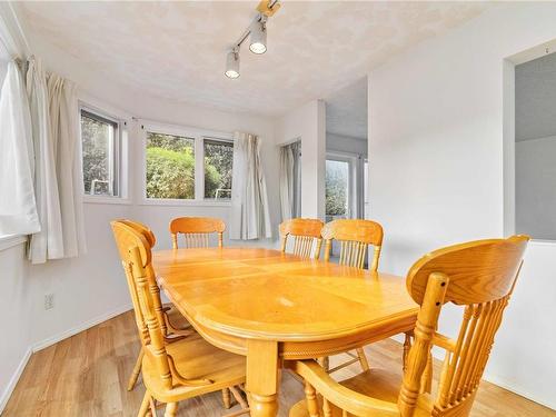 102-1801 Fern St, Victoria, BC - Indoor Photo Showing Dining Room