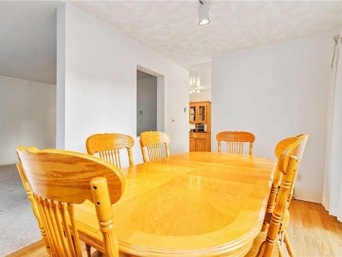 102-1801 Fern St, Victoria, BC - Indoor Photo Showing Dining Room