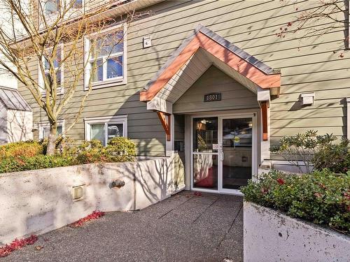 102-1801 Fern St, Victoria, BC - Outdoor