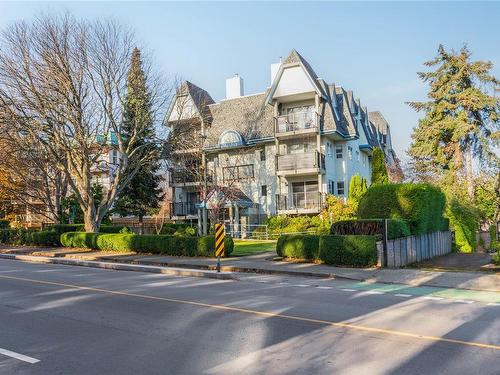 204-1714 Fort St, Victoria, BC - Outdoor