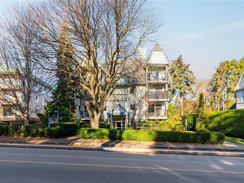 204-1714 Fort St, Victoria, BC - Outdoor