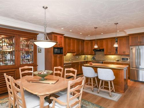 333-3666 Royal Vista Way, Courtenay, BC - Indoor Photo Showing Dining Room