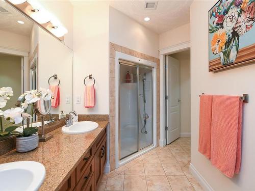 333-3666 Royal Vista Way, Courtenay, BC - Indoor Photo Showing Bathroom