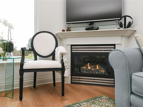 333-3666 Royal Vista Way, Courtenay, BC - Indoor With Fireplace