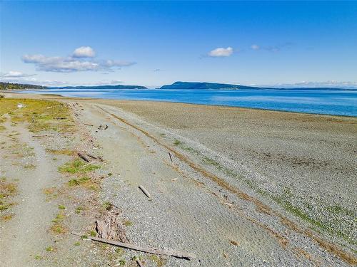 6435 Island Hwy, Bowser, BC 