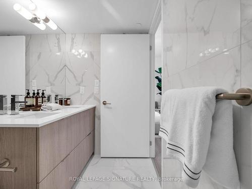 81 Shuter St, Toronto, ON - Indoor Photo Showing Bathroom