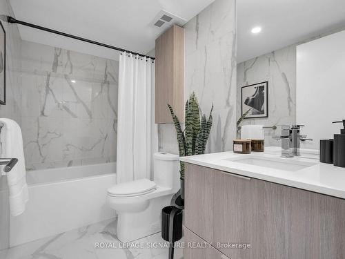 81 Shuter St, Toronto, ON - Indoor Photo Showing Bathroom