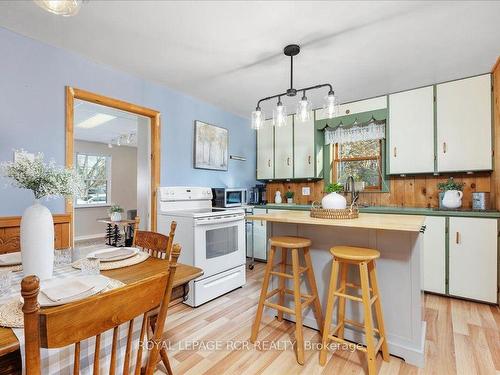 12850 Regional Rd 39 Rd, Uxbridge, ON - Indoor Photo Showing Kitchen