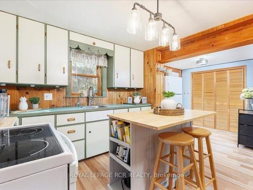 12850 Regional Rd 39 Rd, Uxbridge, ON - Indoor Photo Showing Kitchen