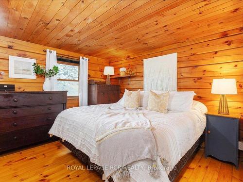 12850 Regional Rd 39 Rd, Uxbridge, ON - Indoor Photo Showing Bedroom