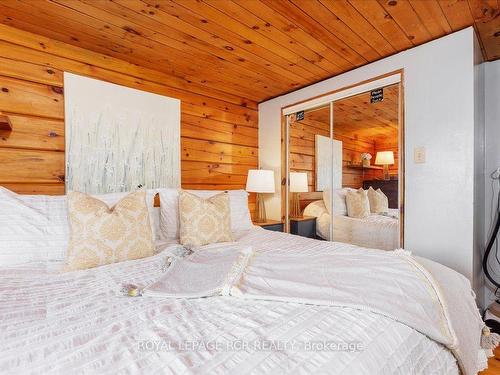 12850 Regional Rd 39 Rd, Uxbridge, ON - Indoor Photo Showing Bedroom